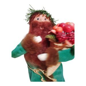 Byer’s Choice Caroler “Spirit of Xmas Present” 1988 1st Ed Missing Cup